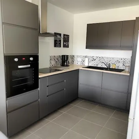 Location De A - 2 Dans Neuve Διαμέρισμα